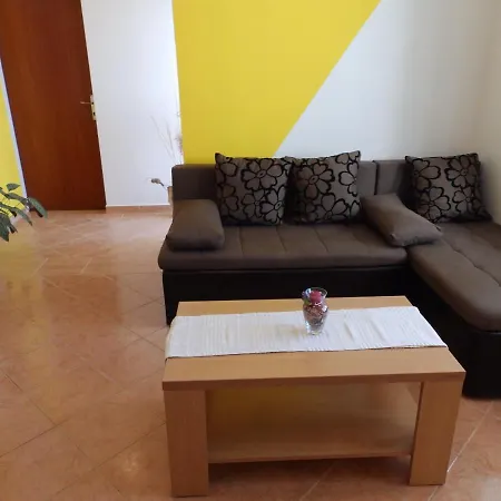 Apartment 12273c Kampor