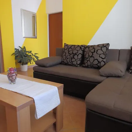 Apartment 12273c Kampor